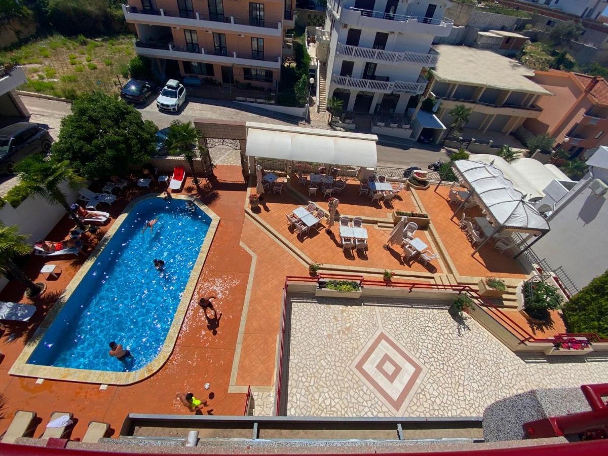 Hotel Kleopatra อุลซิน ภายนอก รูปภาพ