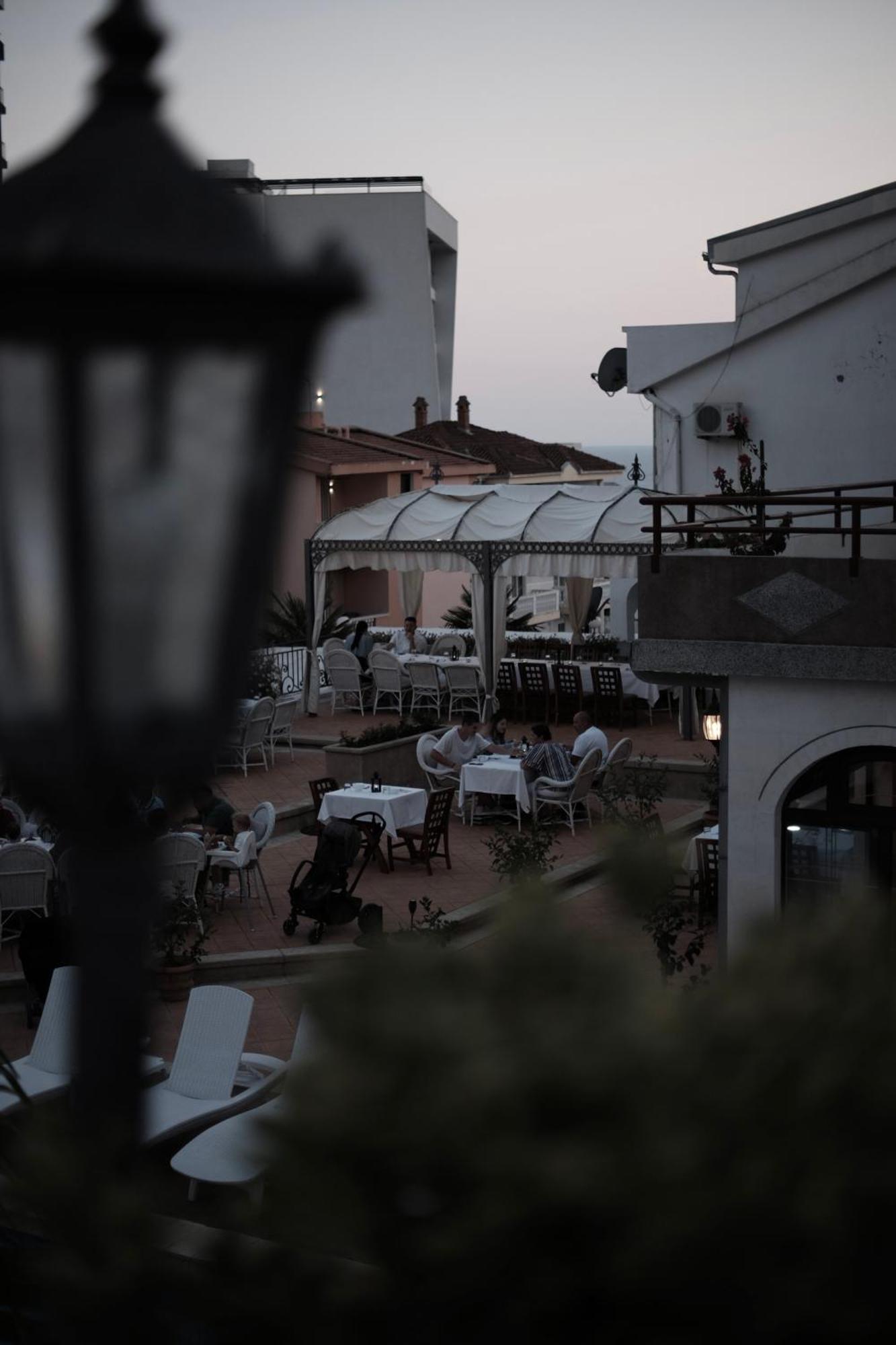 Hotel Kleopatra อุลซิน ภายนอก รูปภาพ
